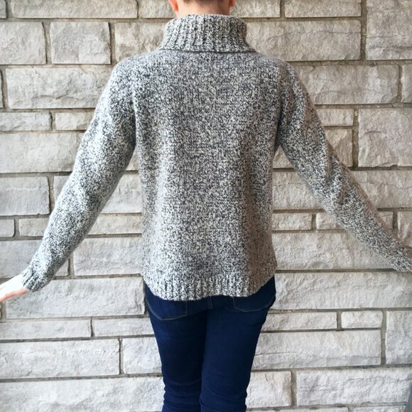 Vintage Wool-Blend Heathered Black and White Turtleneck - Picture 2 of 3